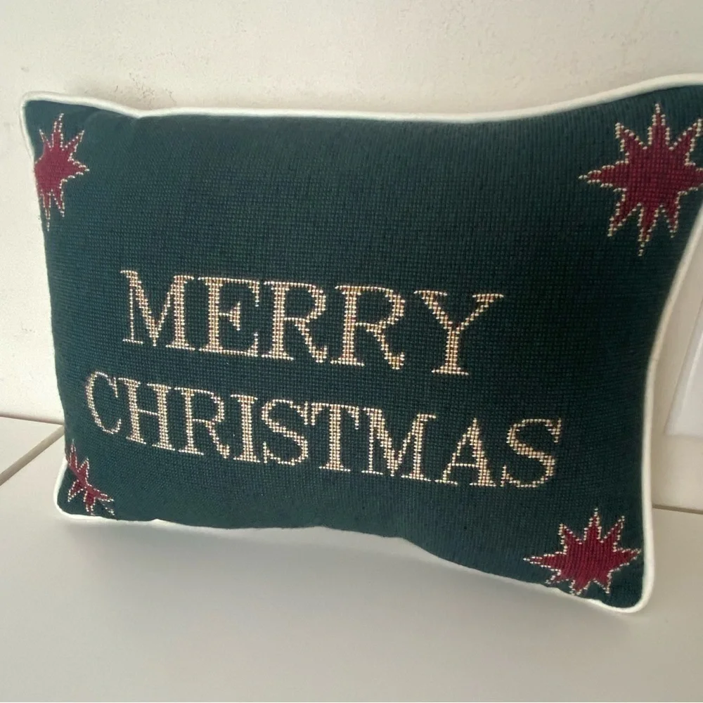 Pier 1 Green White Cotton Christmas Holiday Needlepoint Decorative Pillow NWOT